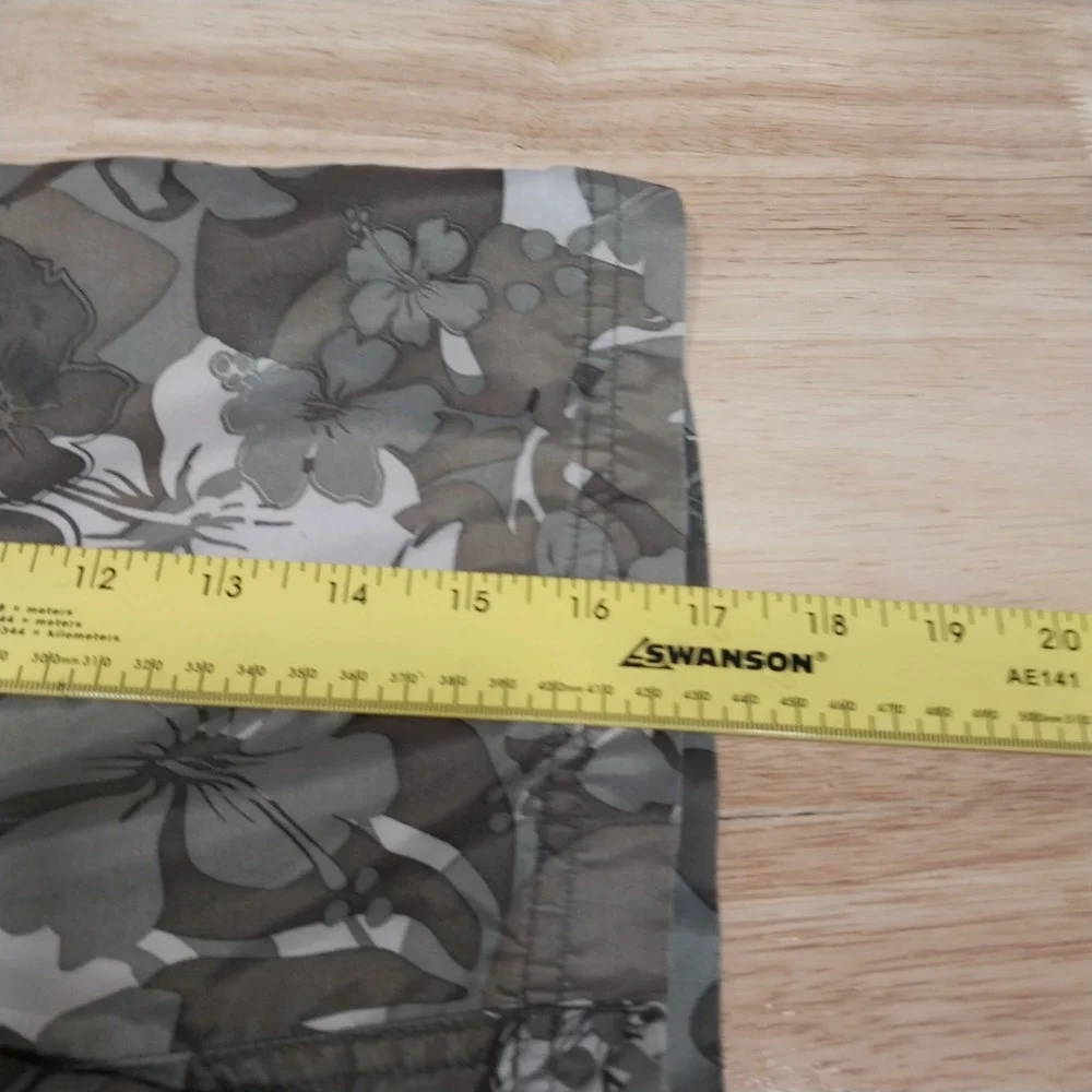 Cherokee Boys Swim Trunks Floral Cargo Camo Pocket Mesh Liner Size 6/7 Green